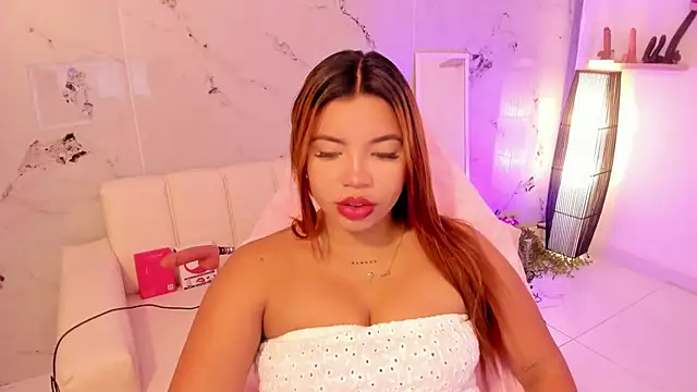 scarlett enjoy1 online show from November 8, 2025, 1:55 pm