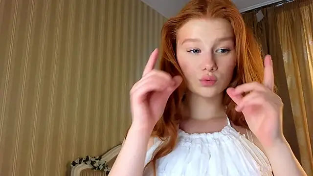 Juuulia  online show from June 12, 2026, 3:44 pm