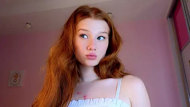 Juuulia  online show from July 7, 2026, 1:04 pm