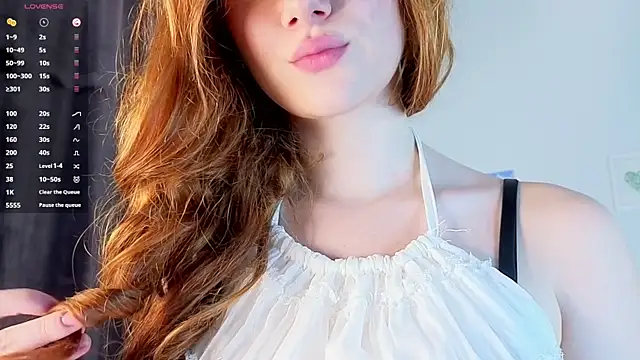 Juuulia  online show from July 13, 2026, 2:09 pm