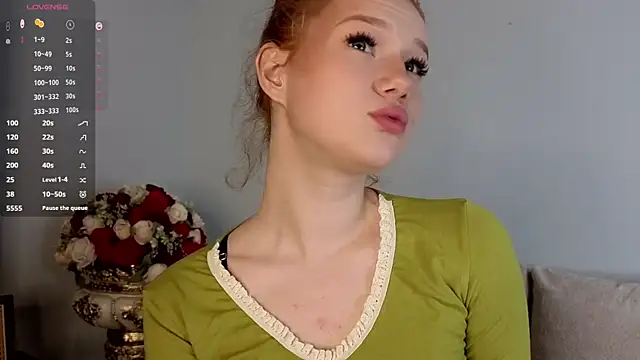 Juuulia  online show from July 16, 2026, 1:17 pm