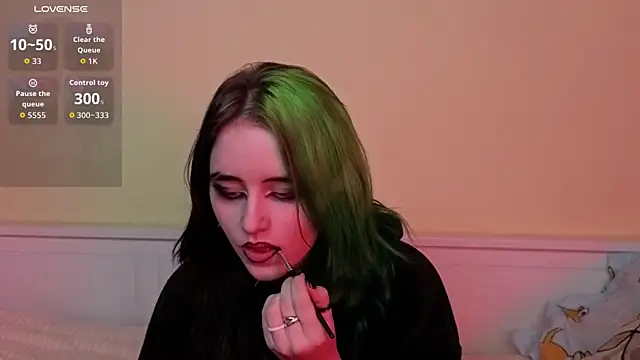 Snapshot of PortiaHedge chatting on September 24, 2025, 6:11 pm PortiaHedge online show from September 24, 2025, 6:11 pm