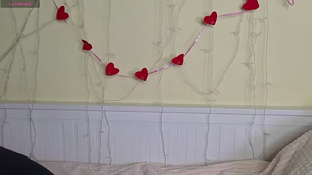 Snapshot of PortiaHedge chatting on October 14, 2025, 6:42 pm PortiaHedge online show from October 14, 2025, 6:42 pm