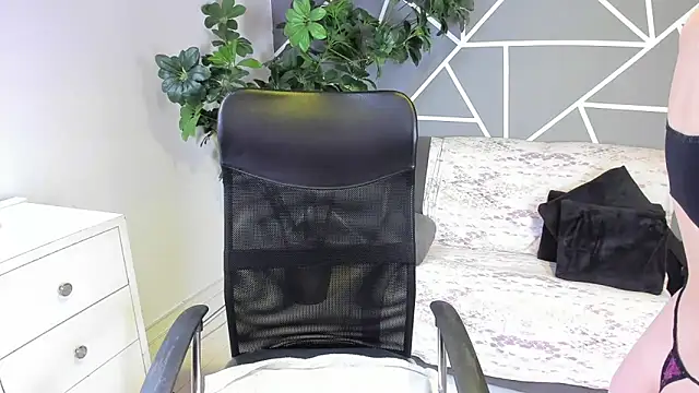 Snapshot of paula_miler1 chatting on March 26, 2026, 2:55 pm paula miler1 online show from March 26, 2026, 2:55 pm
