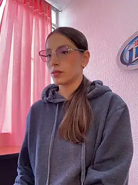 Snapshot of paula_miler1 chatting on April 28, 2026, 12:43 pm paula miler1 online show from April 28, 2026, 12:43 pm