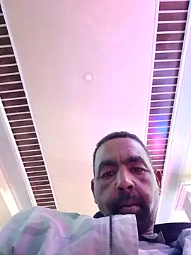 Snapshot of Bob_black chatting on March 2, 2026, 9:21 pm Bob black online show from March 2, 2026, 9:21 pm