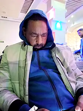 Snapshot of Bob_black chatting on March 4, 2026, 8:26 pm Bob black online show from March 4, 2026, 8:26 pm