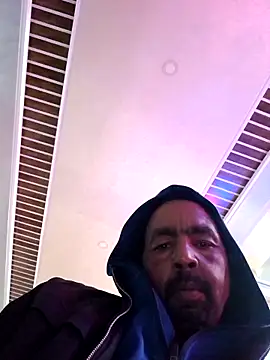 Snapshot of Bob_black chatting on March 5, 2026, 7:54 pm Bob black online show from March 5, 2026, 7:54 pm