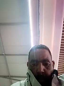 Snapshot of Bob_black chatting on March 9, 2026, 9:08 pm Bob black online show from March 9, 2026, 9:08 pm