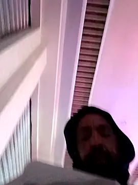 Snapshot of Bob_black chatting on March 10, 2026, 9:42 pm Bob black online show from March 10, 2026, 9:42 pm