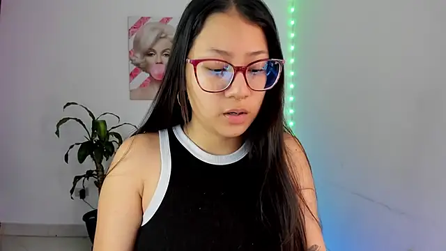 Snapshot of rouse_red chatting on September 25, 2025, 7:50 pm rouse red online show from September 25, 2025, 7:50 pm