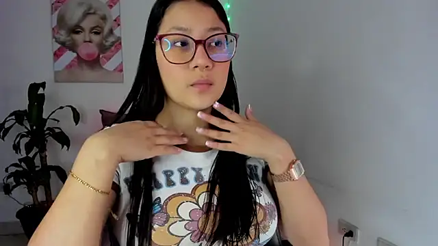 Snapshot of rouse_red chatting on October 11, 2025, 3:32 pm rouse red online show from October 11, 2025, 3:32 pm