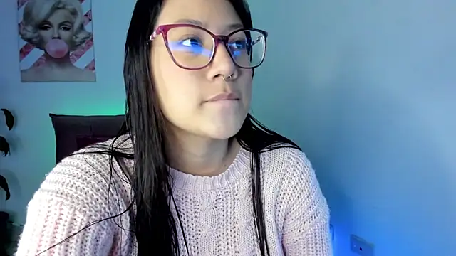 Snapshot of rouse_red chatting on October 13, 2025, 7:25 pm rouse red online show from October 13, 2025, 7:25 pm