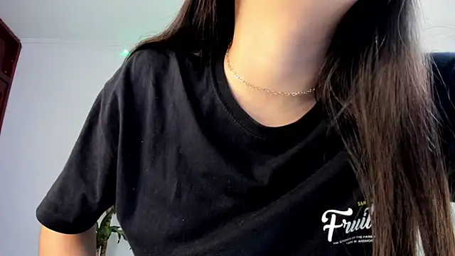 Snapshot of rouse_red chatting on October 15, 2025, 3:56 pm rouse red online show from October 15, 2025, 3:56 pm