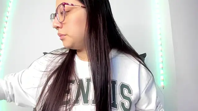 Snapshot of rouse_red chatting on October 30, 2025, 2:29 pm rouse red online show from October 30, 2025, 2:29 pm