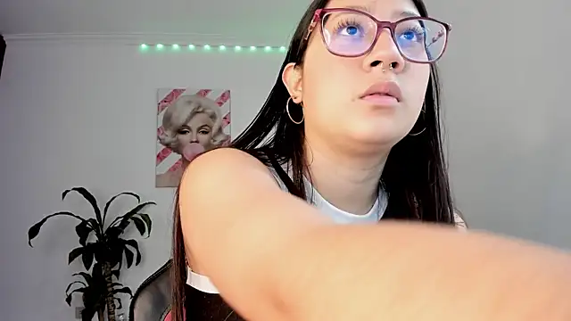 rouse red online show from December 19, 2025, 7:43 pm