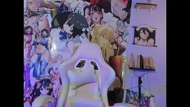 Snapshot of Kylie_Moan chatting on October 12, 2025, 4:33 am Kylie Moan online show from October 12, 2025, 4:33 am