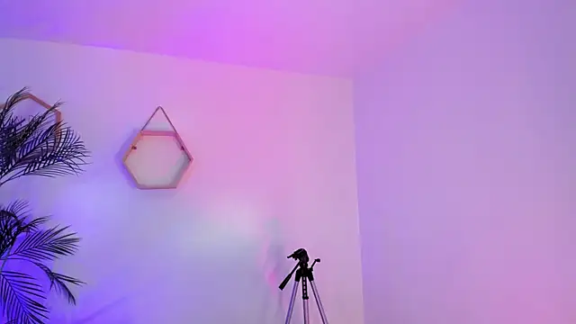 Snapshot of Hadid_Jimenez_ chatting on April 13, 2026, 7:19 pm Hadid Jimenez online show from April 13, 2026, 7:19 pm