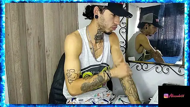 Tattoboy19cm online show from June 19, 2026, 7:28 pm