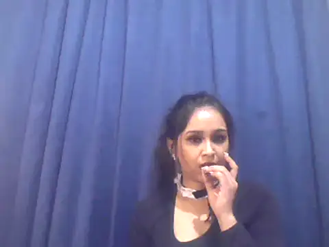 Snapshot of cute_indianxo chatting on October 17, 2025, 5:15 pm cute indianxo online show from October 17, 2025, 5:15 pm