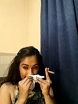 cute indianxo online show from April 28, 2026, 8:14 pm