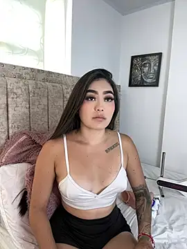 Snapshot of EmiilyEvans_ chatting on July 25, 2026, 8:39 pm EmiilyEvans online show from July 25, 2026, 8:39 pm