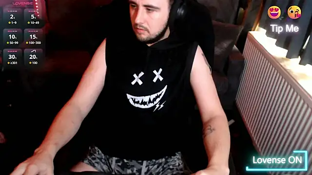 Snapshot of cjhouse96 chatting on October 23, 2025, 11:42 am cjhouse96 online show from October 23, 2025, 11:42 am