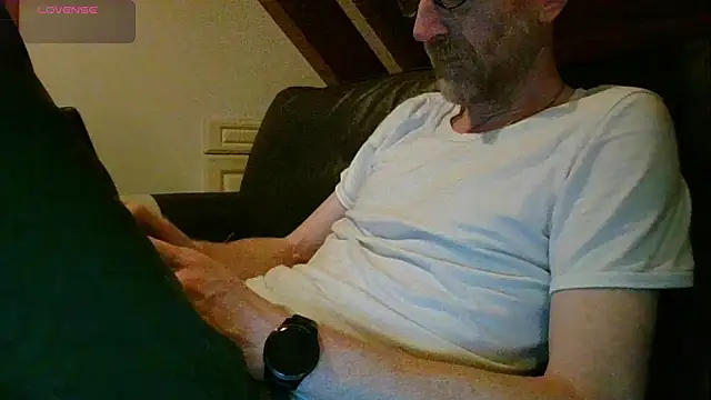 Snapshot of Vrenico-SC chatting on November 1, 2025, 4:53 pm Vrenico-SC online show from November 1, 2025, 4:53 pm