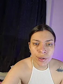 AmaiaSalvatore online show from May 13, 2026, 9:44 pm