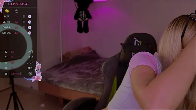 LeksaCandy online show from November 14, 2025, 3:05 am