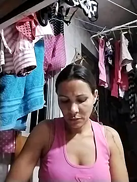 Snapshot of dyjaA chatting on September 19, 2025, 10:21 pm dyjaA online show from September 19, 2025, 10:21 pm