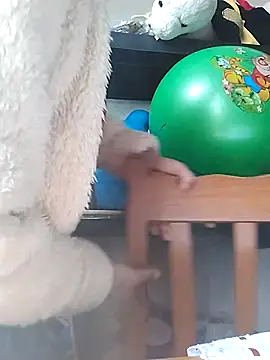 Snapshot of dyjaA chatting on November 5, 2025, 10:04 am dyjaA online show from November 5, 2025, 10:04 am