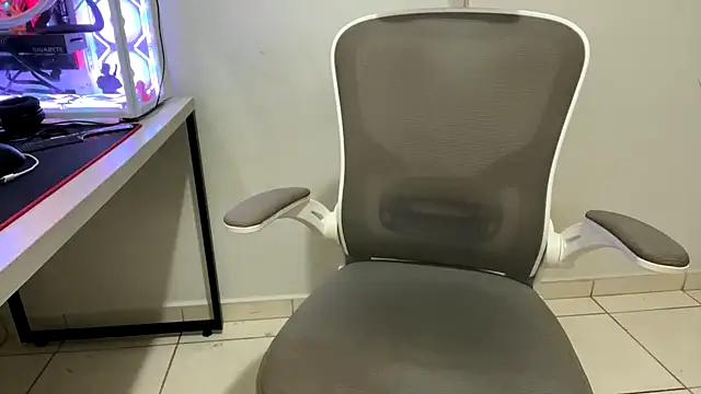 isabelly08ty online show from July 4, 2026, 9:37 am