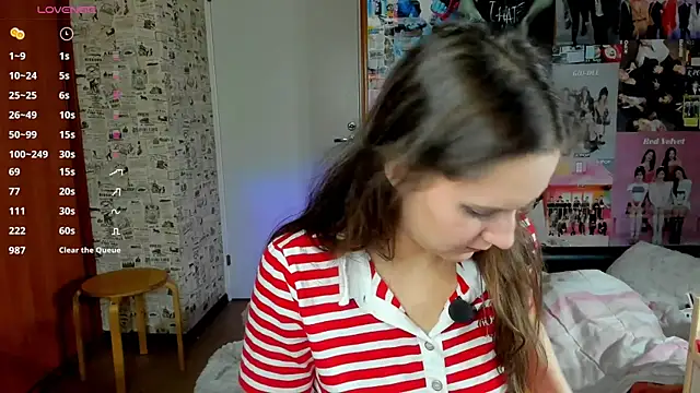 LucyRose3 online show from October 27, 2025, 4:11 pm