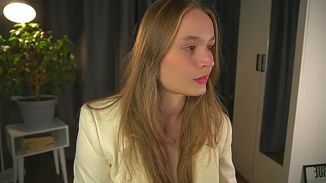 Snapshot of lisa_schiele chatting on October 3, 2025, 8:17 pm lisa schiele online show from October 3, 2025, 8:17 pm