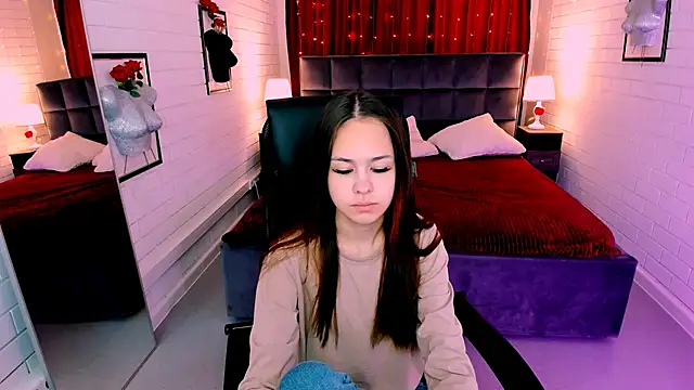 Snapshot of UliaNeer chatting on October 3, 2025, 5:04 am UliaNeer online show from October 3, 2025, 5:04 am