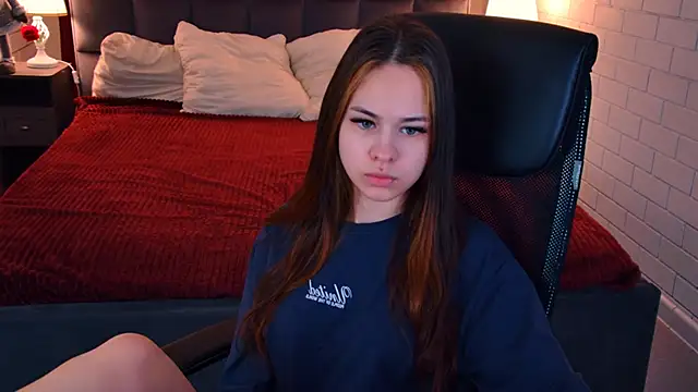 Snapshot of UliaNeer chatting on March 11, 2026, 5:13 am UliaNeer online show from March 11, 2026, 5:13 am