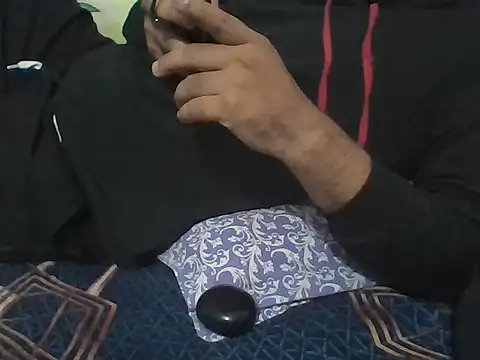aarav 013 online show from April 24, 2026, 5:04 pm