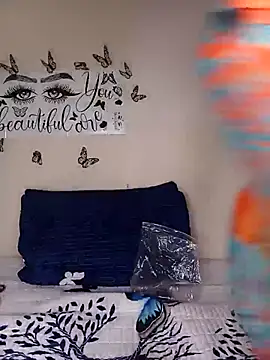 Snapshot of Young_Slut21 chatting on September 19, 2025, 12:23 am Young Slut21 online show from September 19, 2025, 12:23 am