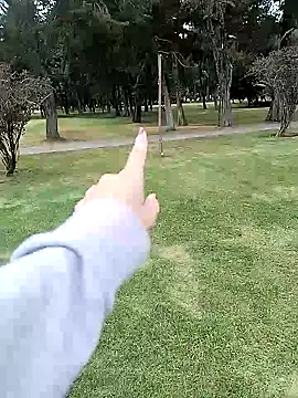 Snapshot of LuaBusch chatting on September 24, 2025, 6:55 pm LuaBusch online show from September 24, 2025, 6:55 pm