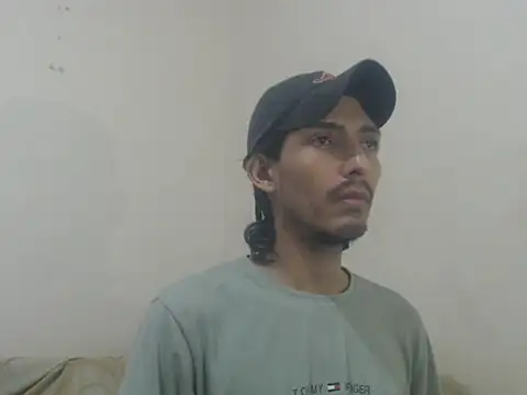snackontime18 online show from May 19, 2026, 3:46 am