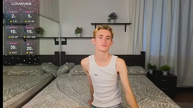 Snapshot of tommy_XXX chatting on September 27, 2025, 12:48 am tommy XXX online show from September 27, 2025, 12:48 am