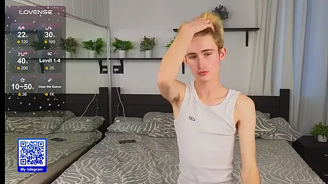 Snapshot of tommy_XXX chatting on October 17, 2025, 9:56 am tommy XXX online show from October 17, 2025, 9:56 am