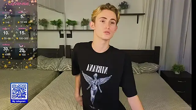 Snapshot of tommy_XXX chatting on October 22, 2025, 3:45 pm tommy XXX online show from October 22, 2025, 3:45 pm