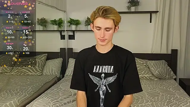 Snapshot of tommy_XXX chatting on October 24, 2025, 8:27 pm tommy XXX online show from October 24, 2025, 8:27 pm