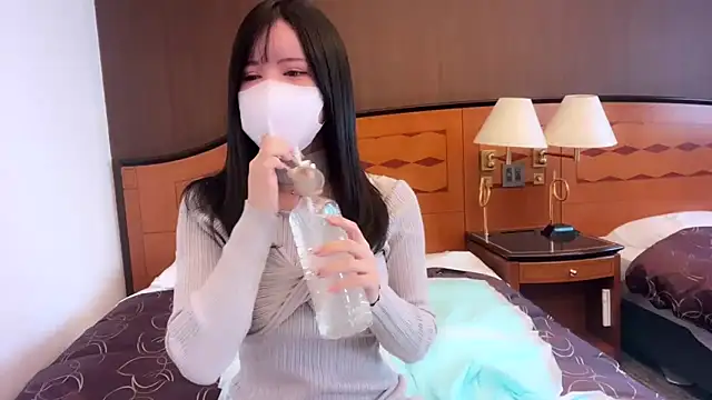 moemilk online show from March 5, 2026, 12:17 am