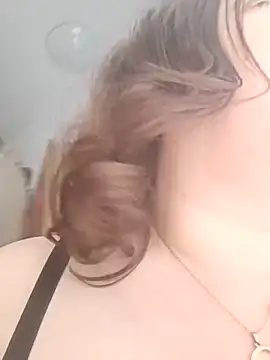 Feuchtekitty92xh online show from September 24, 2025, 7:12 am