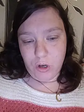 Feuchtekitty92xh online show from October 7, 2025, 5:43 pm