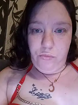 Feuchtekitty92xh online show from December 4, 2025, 7:33 pm