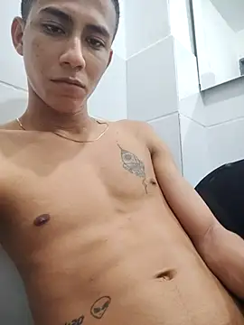 Snapshot of Davig4 chatting on October 9, 2025, 4:54 am Davig4 online show from October 9, 2025, 4:54 am